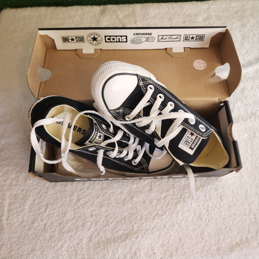 Black Canvas Converse Chuck Taylor All Star Sneakers W 7 M 5 With Box